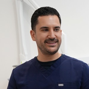 Dr George, Elegant Smiles